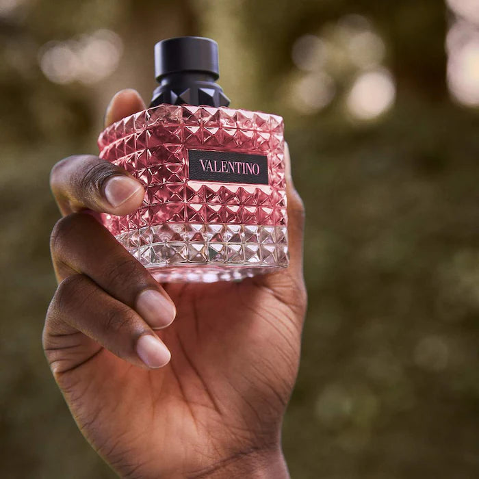 Valentino Donna Born In Roma Eau de Parfum 100ml bottle, a luxurious floral and woody fragrance for women with notes of jasmine, tuberose, and vanilla bourbon.